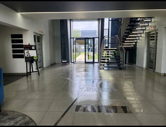 612M² OFFICE TO LET IN HALFWAY GARDENS